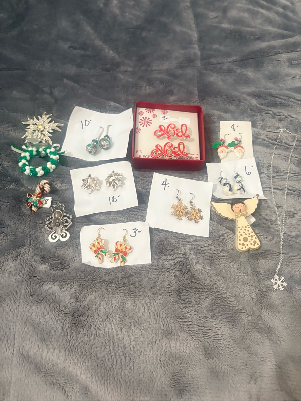 Holiday Snowflake Necklace and Earrings Set - Silver